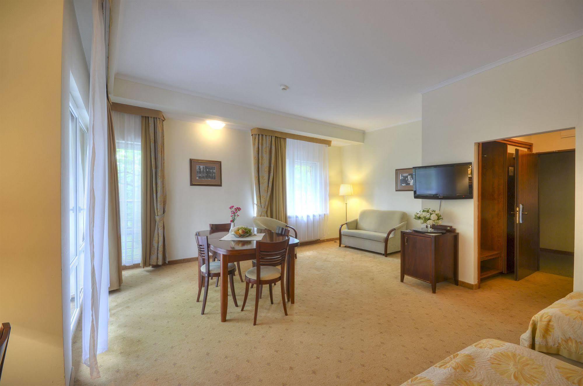 Hotel Moscicki 스파와 외부 사진